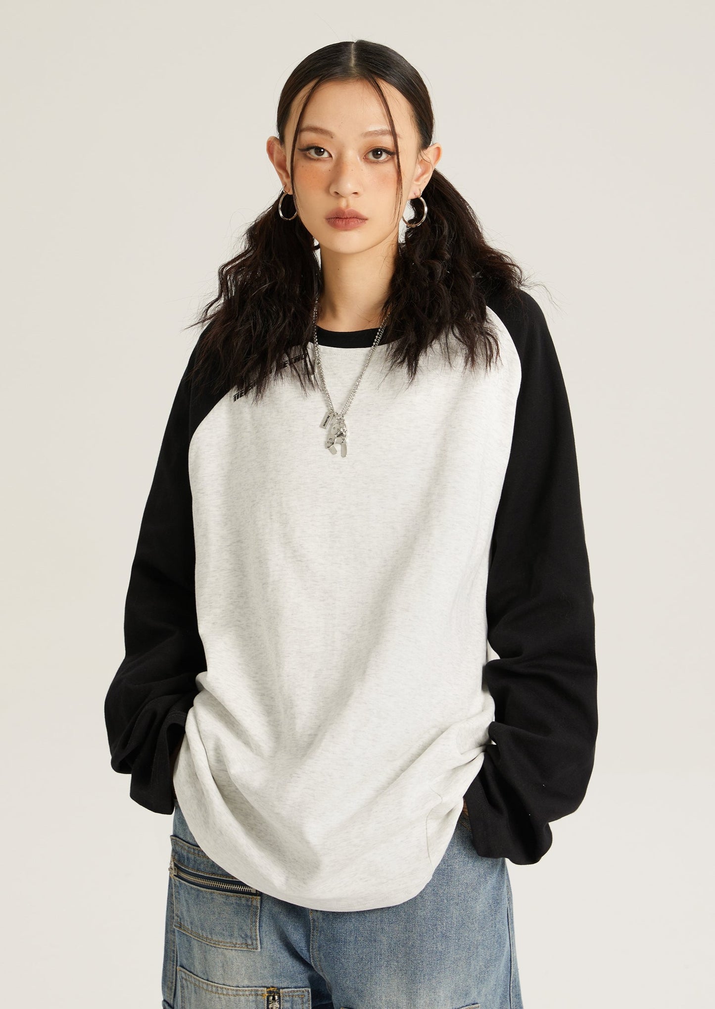 EZEK&STUDIO Over Stitch Contrast Raglan T-shirt