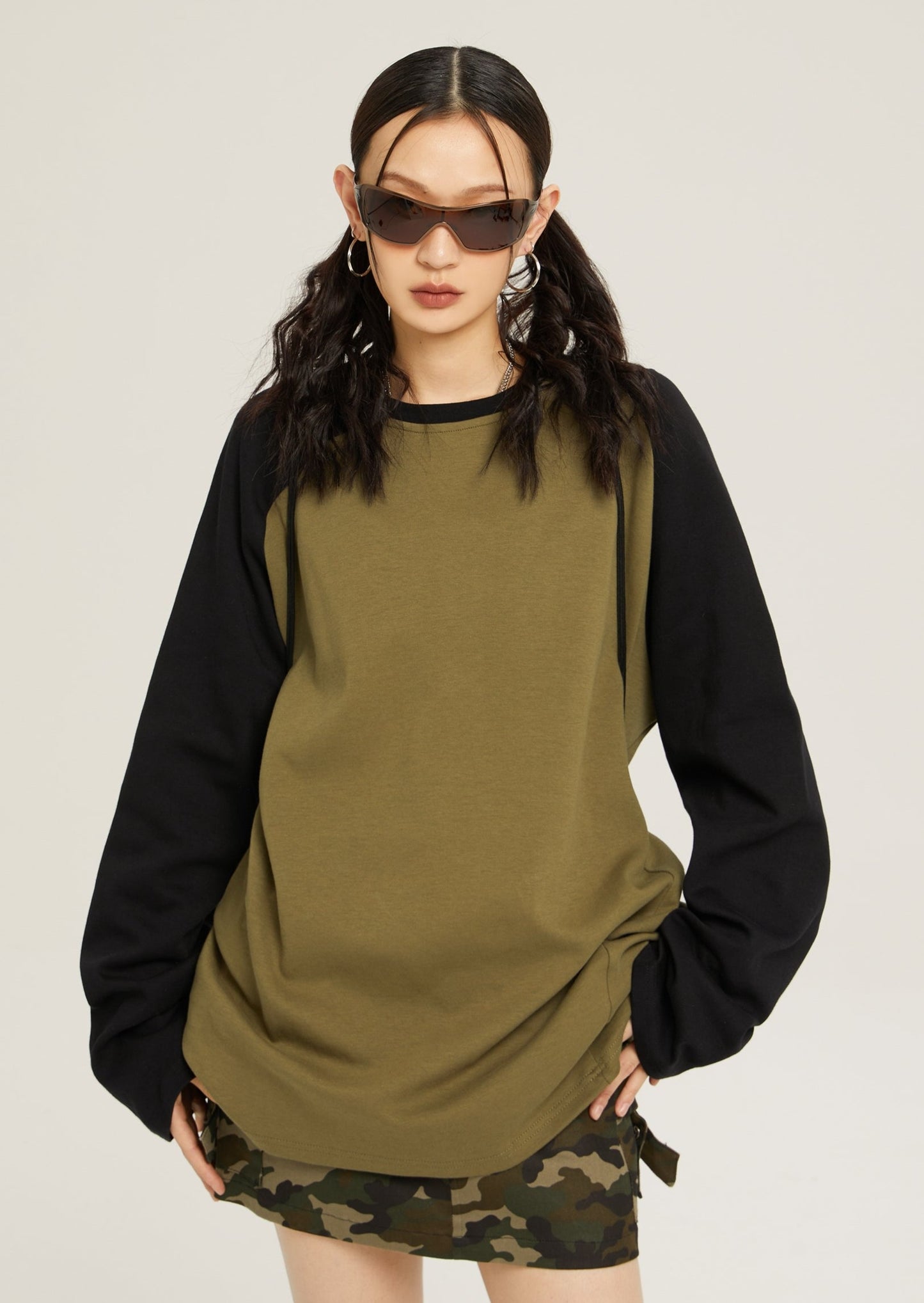 EZEK&STUDIO Over Stitch Contrast Raglan T-shirt