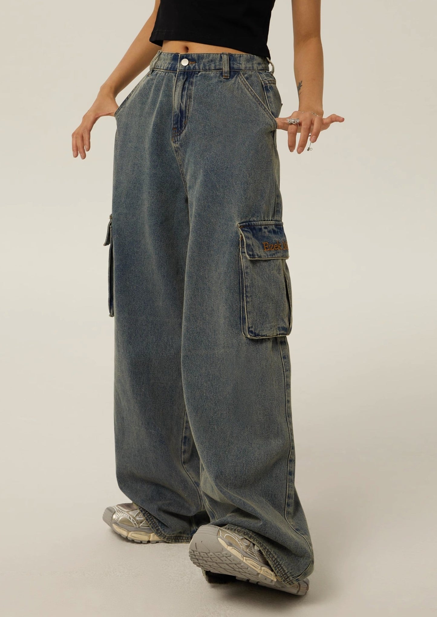 EZEK&STUDIO Wide-Legged Work Jeans