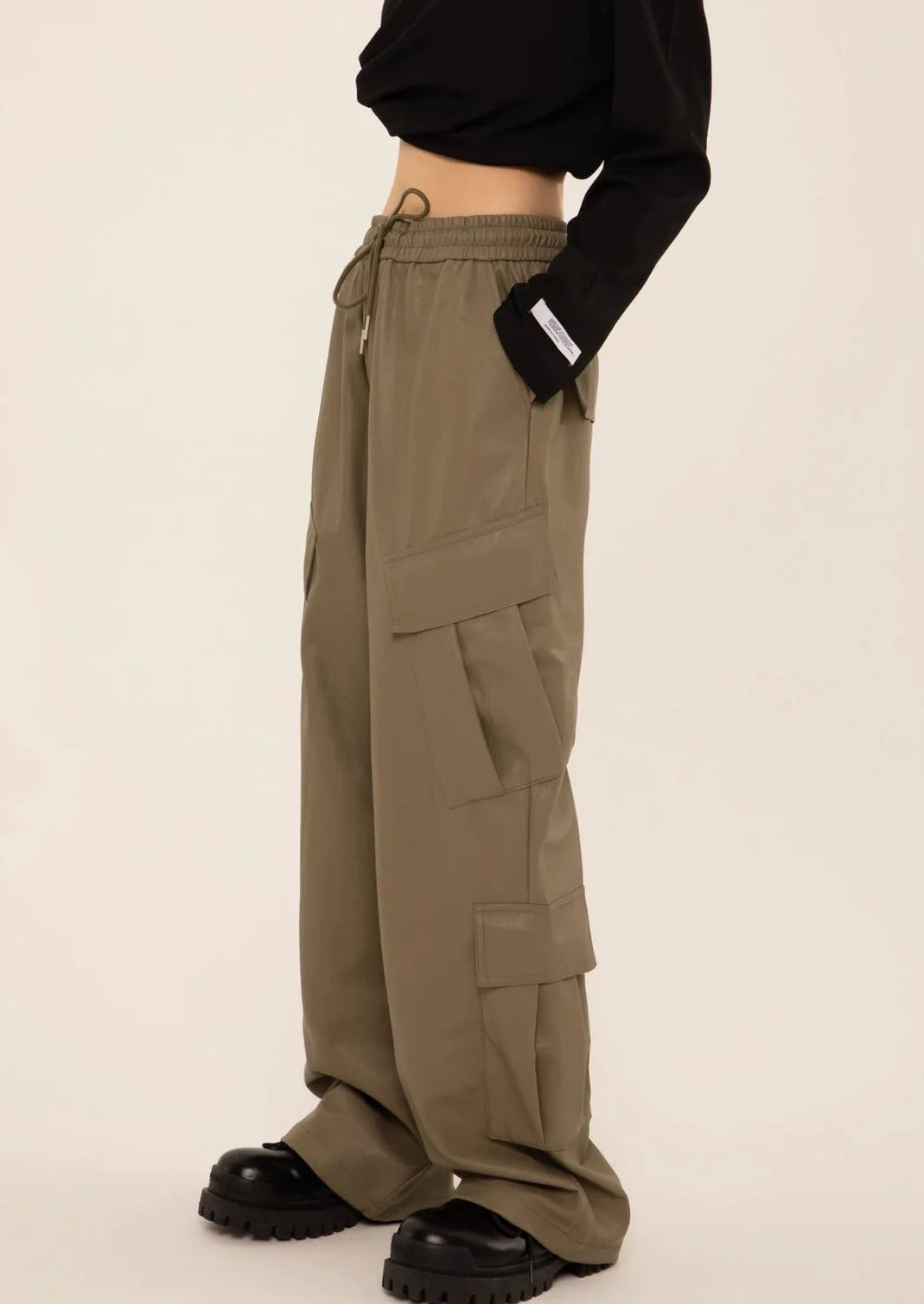 EZEK&STUDIO Wide Leg Pocket Pants